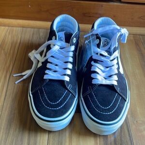 NWOT Vans unisex Skate Grosso Mid Ankle Sneakers. Women’s Size 8. Brown & Black